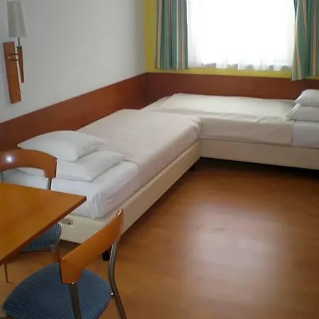 Hotel Veritas