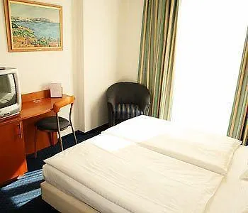 Hotel Veritas 3*