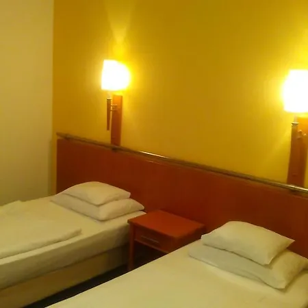 Veritas Hotel 3*