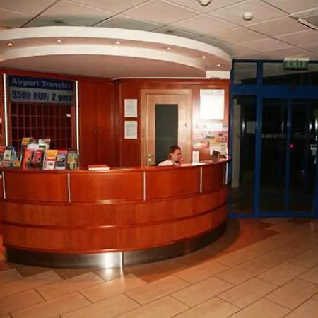 Veritas Hotel 3*
