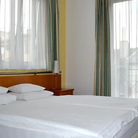 Hotel Veritas 3*