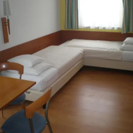 Veritas Hotel