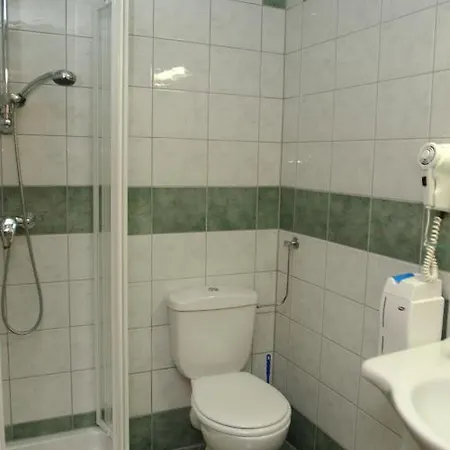 Veritas Hotel 3*